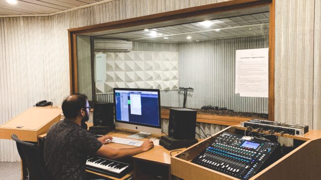 Level up as a musician by learning music production in this 3-week special course
