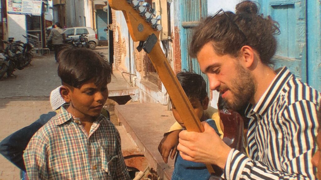 What Borja Found Out About India by Playing Blues On The Streets