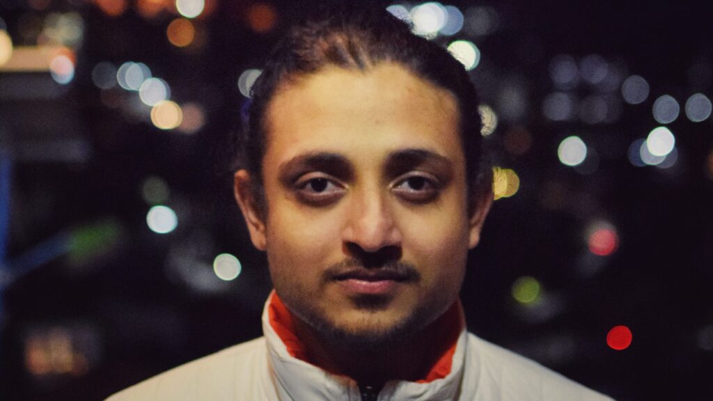 Synth Beats Synchronise with Science Fiction in DEE EN’s Official Video for ‘Hope to be’