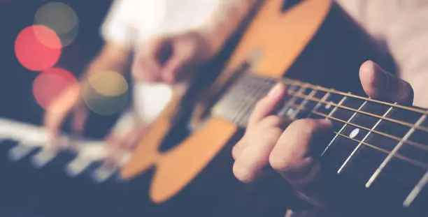 A Case for Musical Improv Jamming Sessions, How They Benefit Musicians and How to Host One