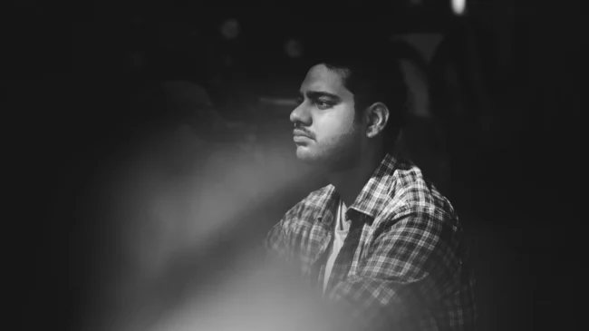 Five Tracks of Rock Bliss: Arrows' Debut EP Under the Spotlight