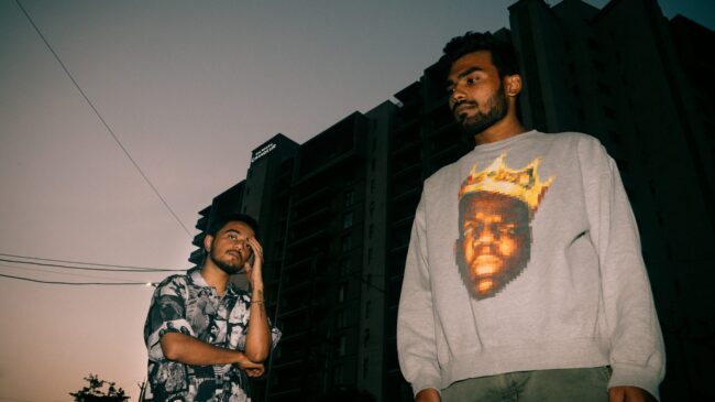 'Ye Duniya Tumhari Hai' Stands Out As A Guide To An Artist's Mind