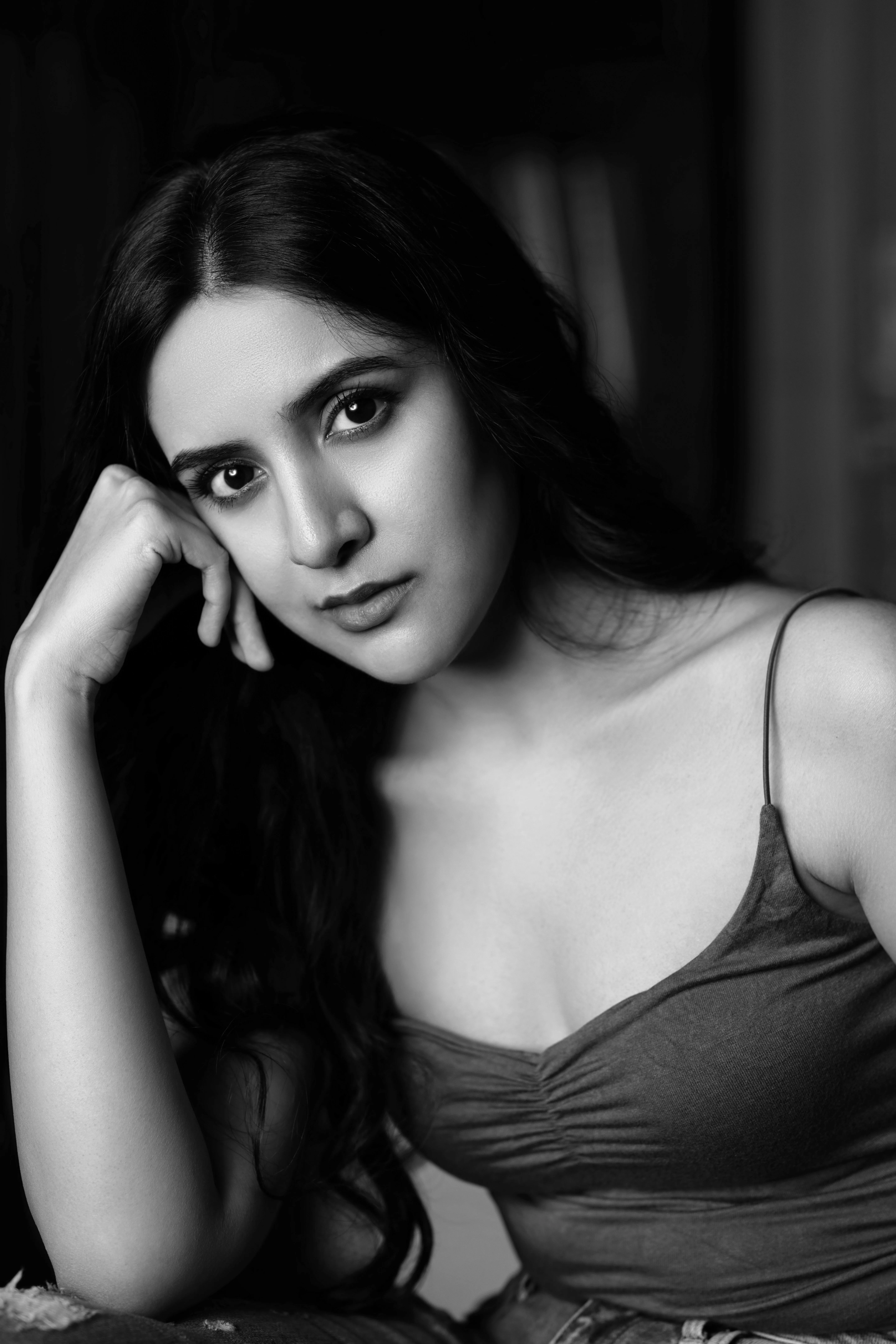 Utsavi Jha's New EP 'Khata' Brings Her Honesty To The Forefront of Her Craft