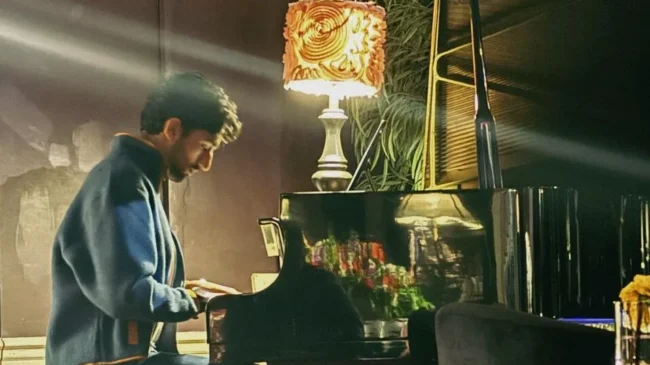 'Khuddar': A Synthwave, RnB, and Everything In Between Album By AM.E.R