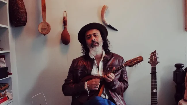 "If you play a bluegrass song in Bengali, then you would be the only person in the world doing it"— In Conversation with Diptanshu Roy, aka Dolinman