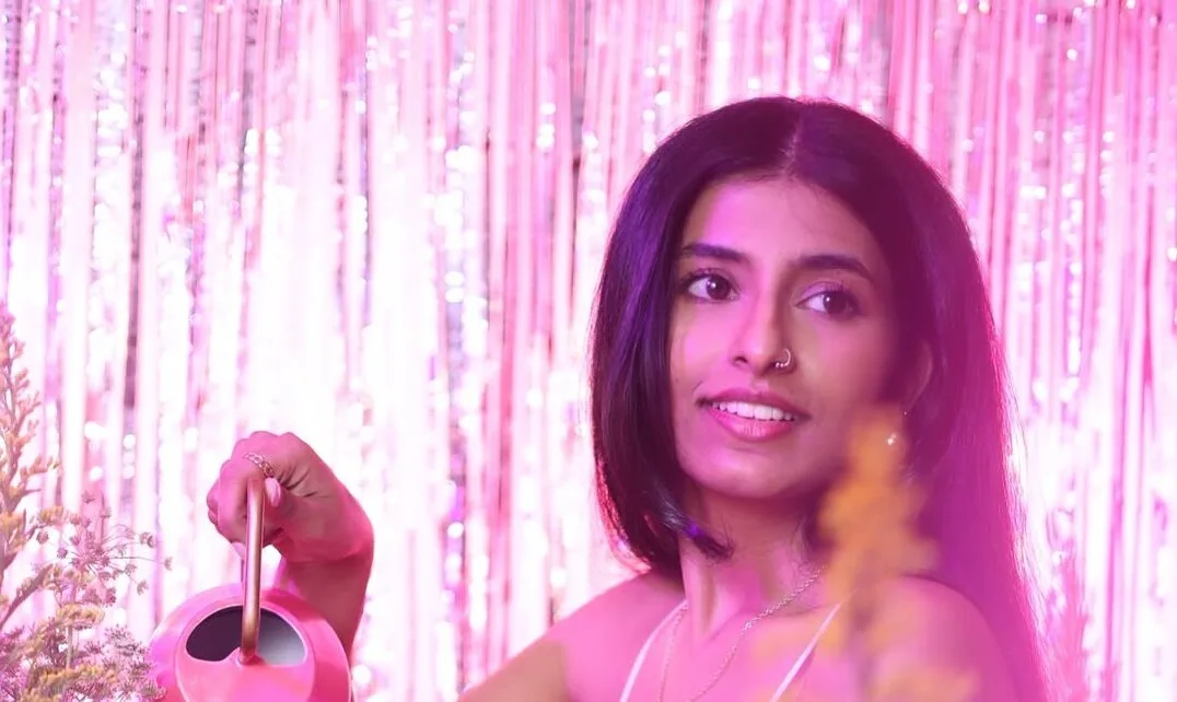 Love in 144p: Sanjana’s new EP captures the unfurling petals of love: