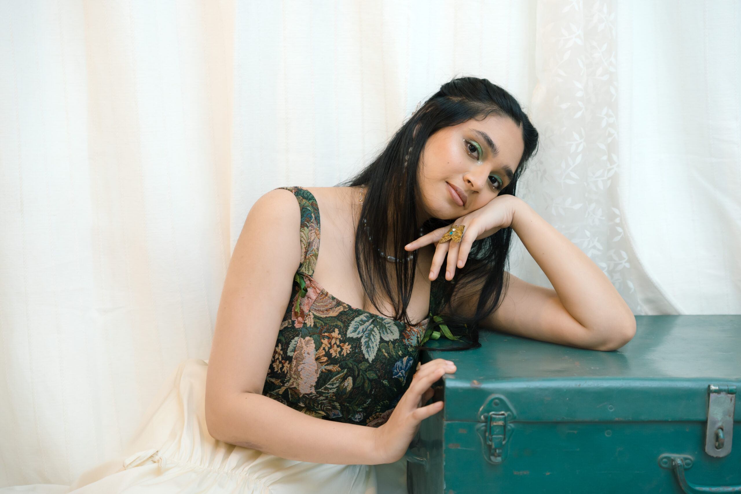 Nida's Debut 'Glimpses' Catches You At Your Whimsy