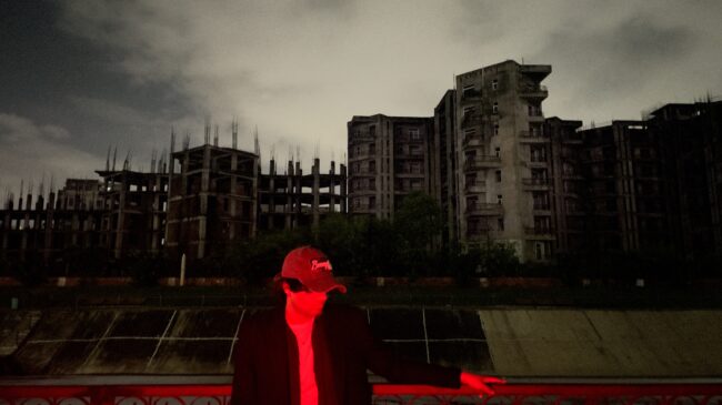 Mixed Signals Explores Fate and Digital Chaos in New Glitch Pop EP 'Right Place Wrong Time'