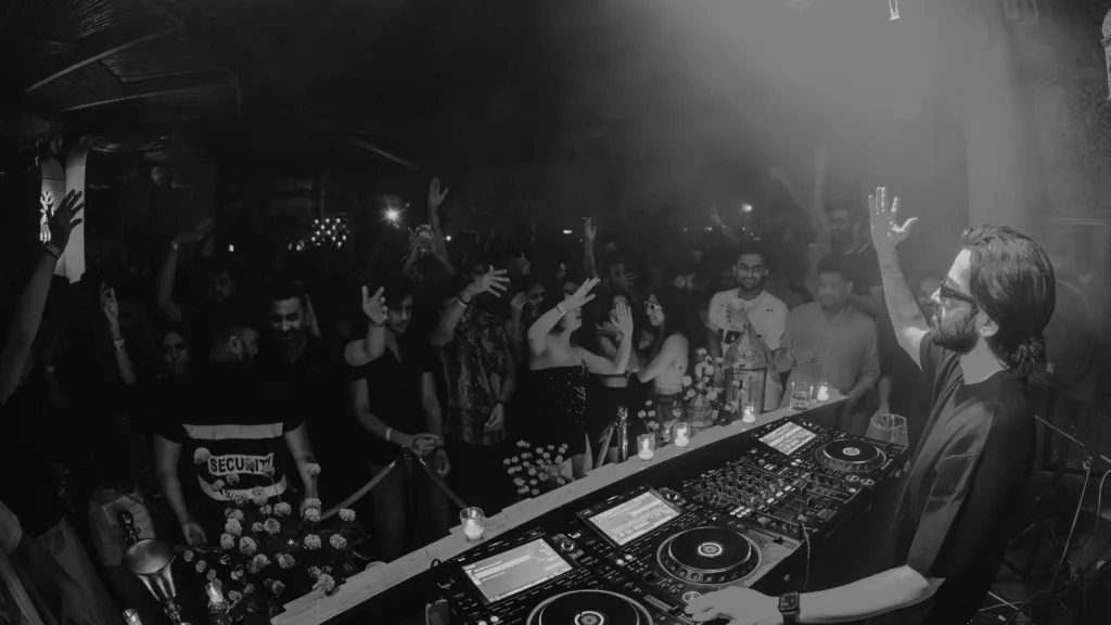 Aatma Redefines Contemporary Dancefloors Through the Immersive Narrative of his album 'Ehsaas' 22 7 Aatma Redefines Contemporary Dancefloors Through the Immersive Narrative of his album 'Ehsaas'