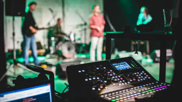 20 sound engineering terms musicians need to know for their next soundcheck 11 istockphoto 1550278281 612x612 1 20 sound engineering terms musicians need to know for their next soundcheck