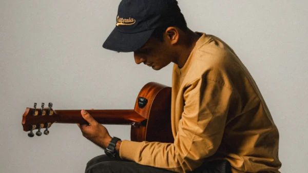 DYL04484 scaled e1781456035695 Keane Cotta’s ‘redecorate’ is An Authentic Soundtrack for Mature Intimacy