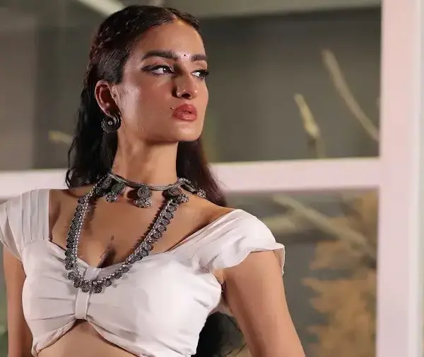 rashmeet edited From Shabad to Trap: The Unstoppable Evolution of Rashmeet Kaur